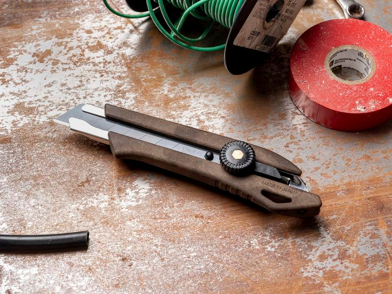 18mm WD-L Wood Composite Ratchet Lock Utility Knife - Image 5