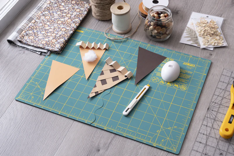 FCM-12x17 12" x 17" Folding Cutting Mat - Image 3