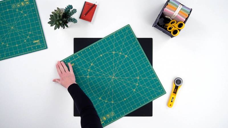 RM-12S; 12" Rotating, Self-Healing Cutting Mat - Image 4
