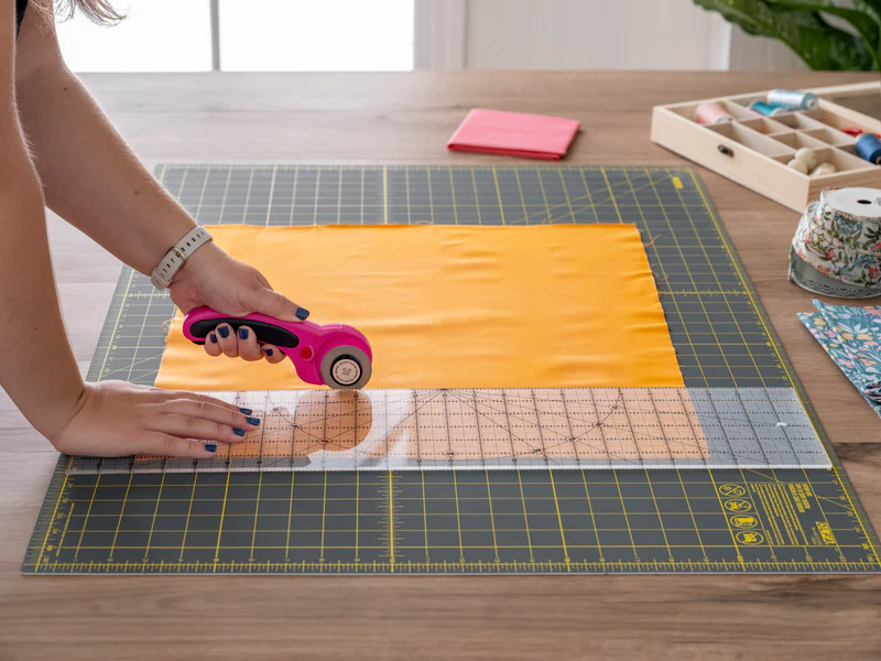 RM-MG-01/GRY 24”x36” Double-Sided Self-Healing Rotary Mat, Gray - Image 3
